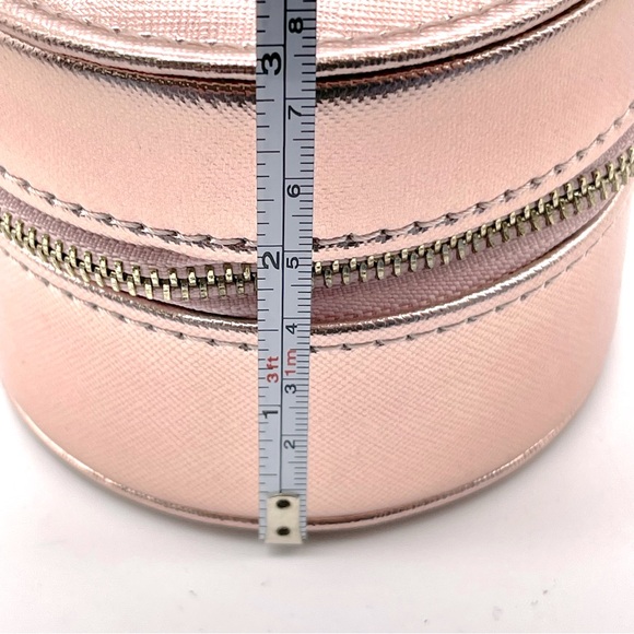 Young Living Essential Oils Pink Rose Gold Round Travel Case for 5 ml Bottles - Picture 11 of 12